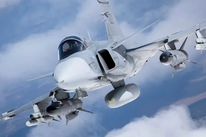 Avion de război Gripen - Foto: X/@MilitaryMechs