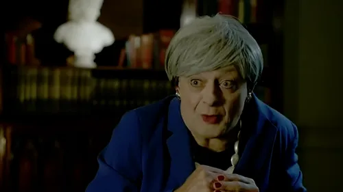 Celebrul personaj GOLLUM, în varianta Theresa May: Preluăm CONTROLUL - bani, granițe, legi, pașapoarte albastre