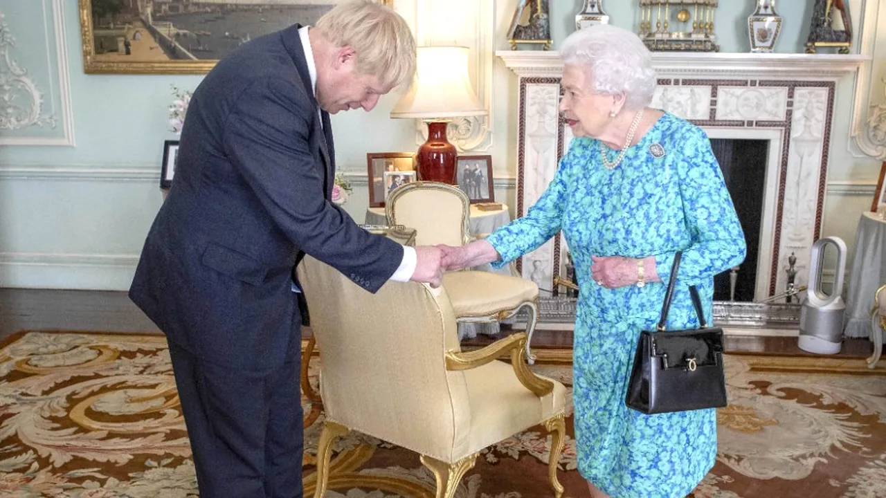 Decizie șoc. Regina Elisabeta a II-a a aprobat suspendarea Parlamentului britanic, chiar înainte de Brexit, la cererea lui Boris Johnson