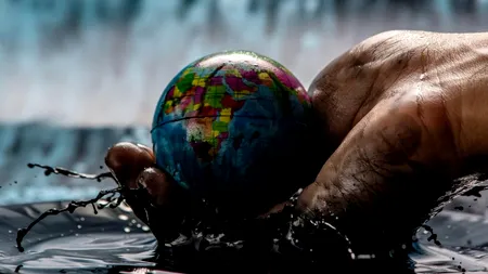 Agenția Internațională a Energiei: Cererea de petrol va fi afectată de noile restricții impuse în Europa