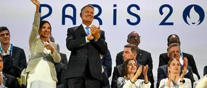 Președinții Klaus Iohannis și Maia Sandu, îmbrăcată într-un costum TRADIȚIONAL, au urmărit împreună ceremonia de la Paris