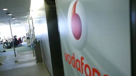 Veniturile Vodafone au scăzut în ultimele trei luni din 2012, dar numărul clienților a urcat
