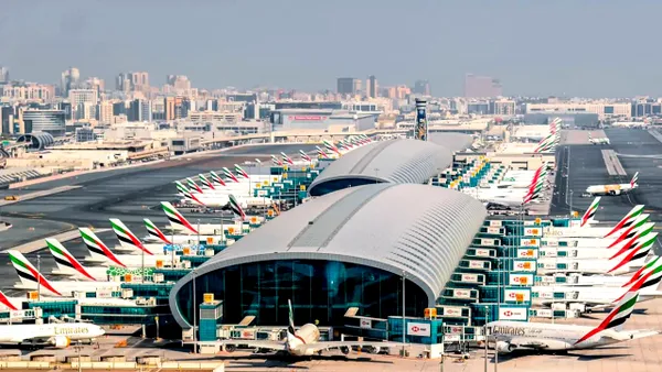 Aeroportul internațional din Dubai și-a închis porțile din cauza atacurilor iraniene