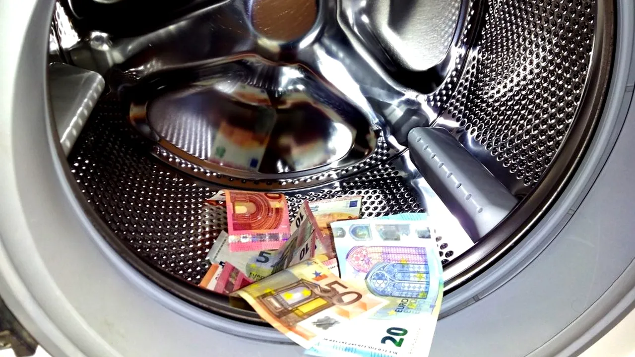Cărăuși de bani fără voie sau în cunoștință de cauză. Câți români ar accepta joburi care le impun deschiderea sau folosirea contului lor bancar şi efectuarea de transferuri