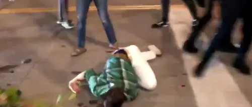 ȘOCANT. Video / Un bărbat a fost călcat în picioare de mai mulți protestatari din Dallas. Victima încerca să-și apere magazinul. IMAGINI CU IMPACT EMOȚIONAL