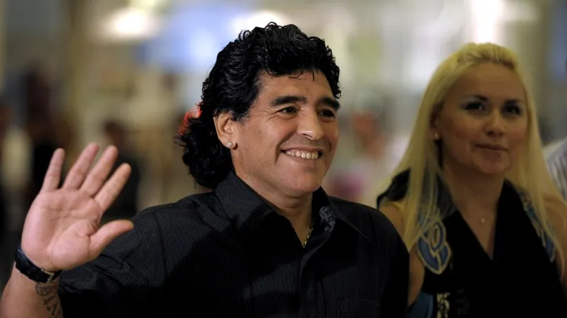 Diego Maradona, filmat în timp ce pare că își lovește iubita