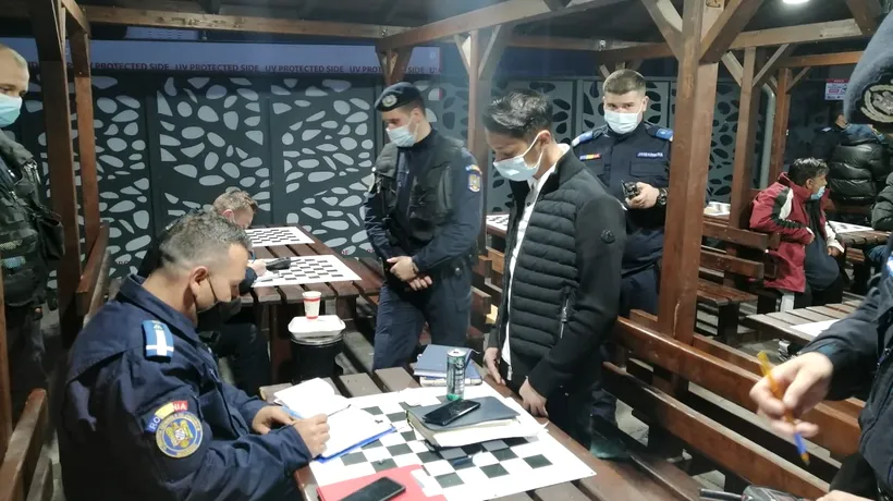 Jandarmeria Română, luată în derâdere după ce amendat oameni care jucau „șah cu zarurile”: Jandarmii au șahul în sânge, bat nebunul până se face pion - FOTO
