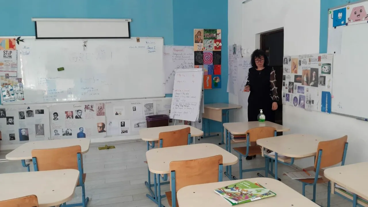 Federaţiile din educație avertizează Guvernul că salariaţii sunt hotărâţi să iasă masiv în stradă: ”Nu avem nevoie de ajutoare sociale!”