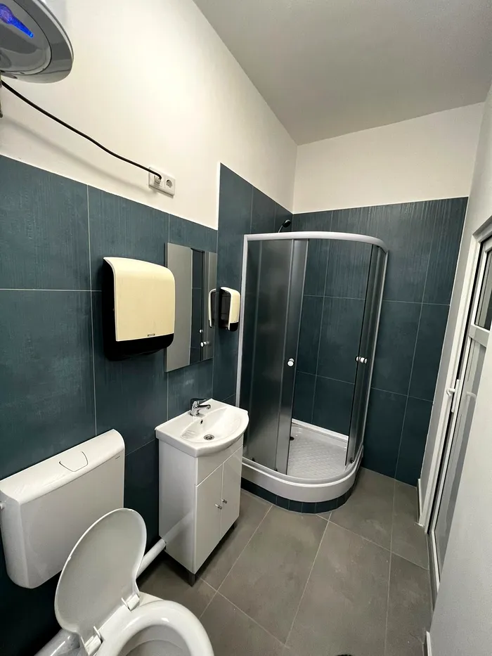 Un medic a renovat din fonduri proprii un salon de la Spitalul din Arad