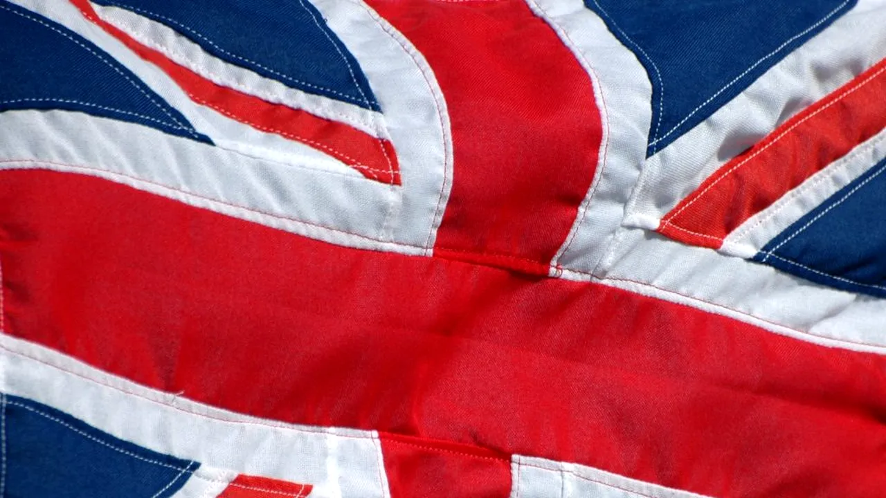 NEVOI. Aproape o cincime din gospodăriile din Marea Britanie cu copii este înfometată în izolare