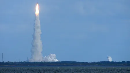 Prima imagine color cu Pluto, transmisă de sonda New Horizons. FOTO