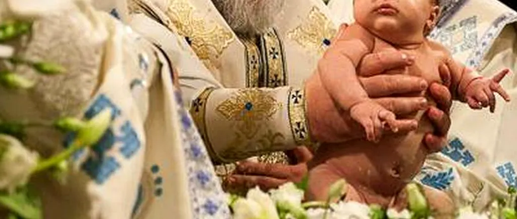 Adeverință de la medic, cerută pentru botezul copiilor: ”Când credeam că le-am văzut pe toate”. Reacția Patriarhiei Române
