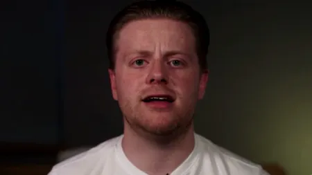 Povestea tânărului care nu a mai ieșit din casă de un an: Stau în pat și mă gândesc că am ucis pe cineva - VIDEO