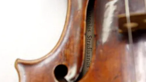 Prețul incredibil cu care s-ar putea vinde la licitație o vioară Stradivarius