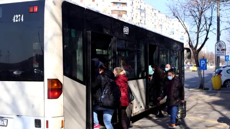 FOTO - STB a scos pe traseu mai multe vehicule de transport în comun pentru a prelua fluxurile de călători de la metrou