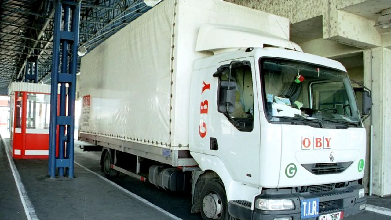 Dolj: Opt migranți, prinși în timp ce încercau să iasă din țară ascunși într-un camion