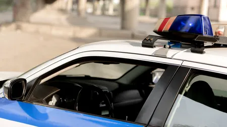 O femeie din Turda și-a tâlhărit mama și fratele în plină stradă. Le-a luat telefonul și banii