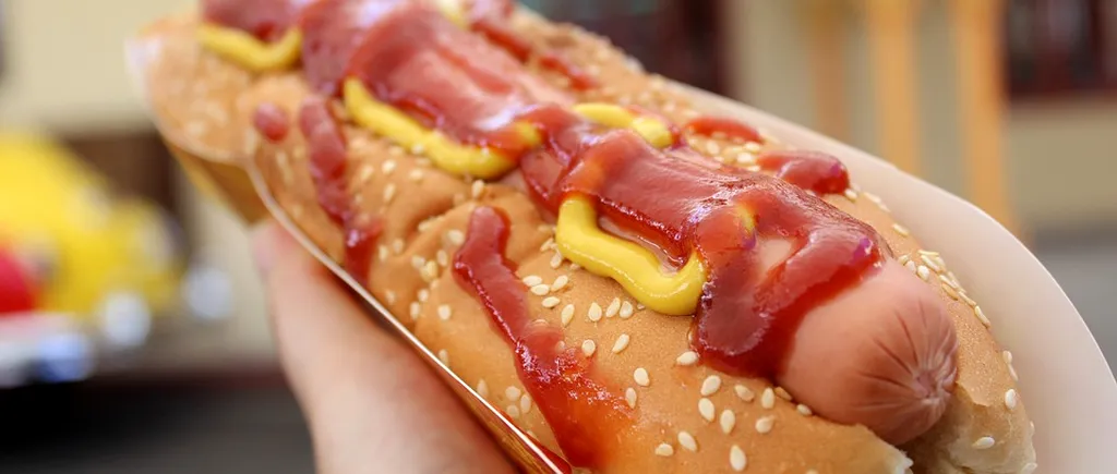 Un hot-dog scurtează viața unui om cu 36 de minute. Ce alimente te ajută să trăiești mai mult