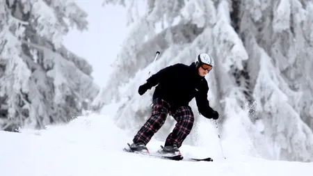 Sute de turiști, pe pârtiile de pe Valea Prahovei