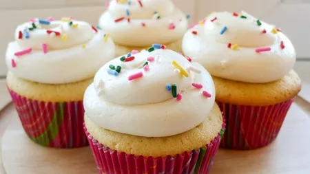 FOTO. Ce a găsit un tânăr britanic într-o prăjitură. 