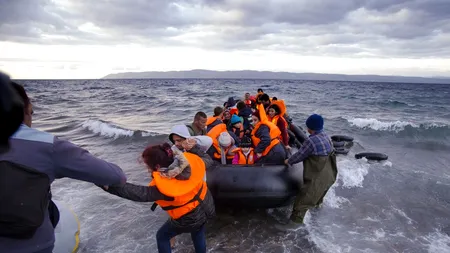 Crucea Roșie avertizează: Criza provocată de pandemie ar putea duce la noi valuri de migranți