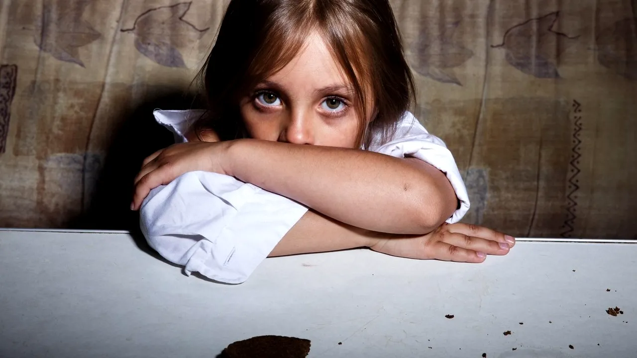 Senatul a votat legea prevenirii separării COPILULUI de familie. Se așteaptă un vot din partea Camerei Deputaților. Firea: 