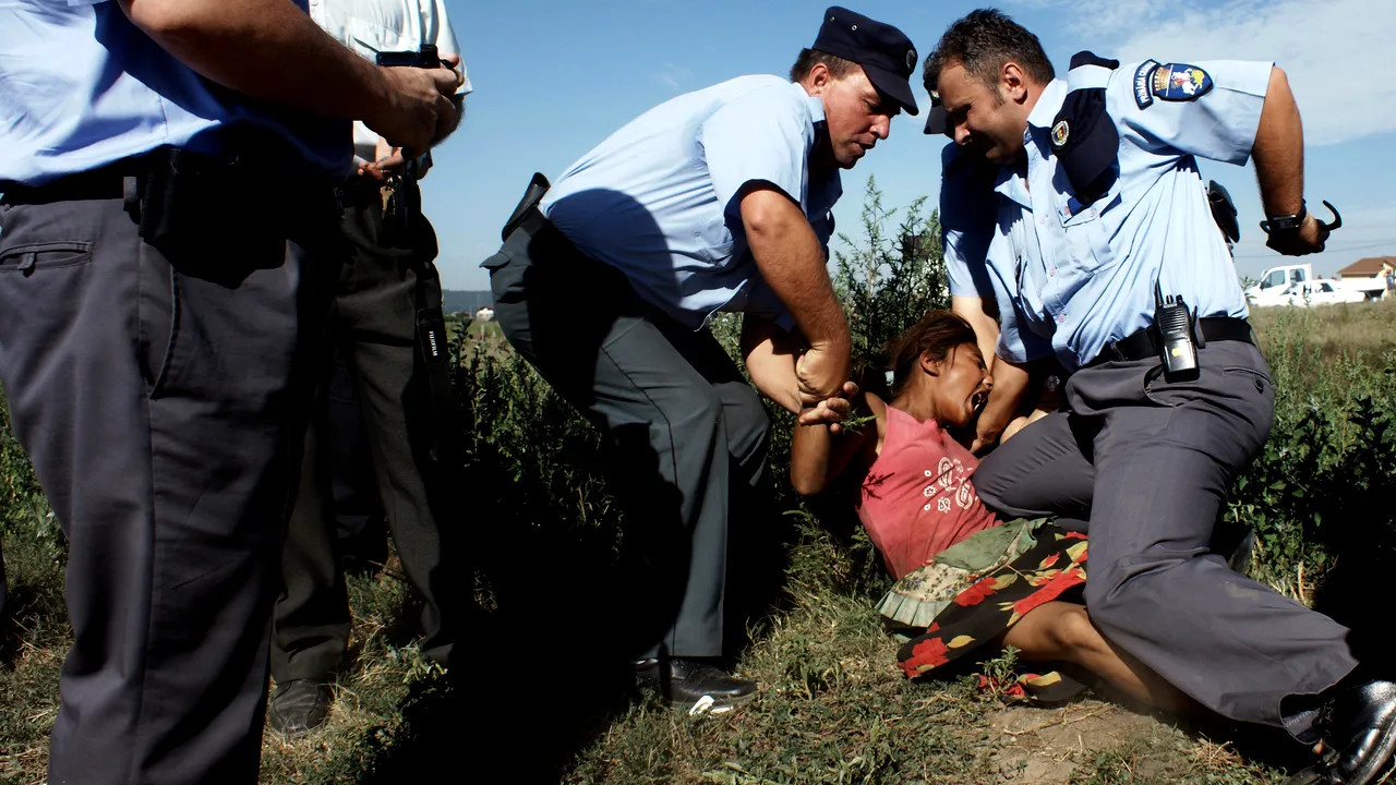 Aventurile bravului POLIȚIST DE ȚARĂ: 