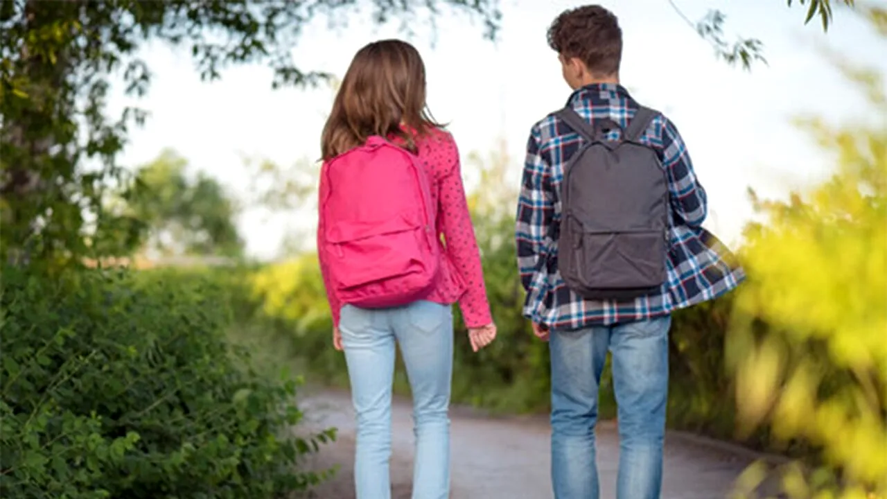 VIAȚA bate filmul! Doi tineri, frate și soră, au aflat la 20 de ani cine e tatăl lor, de fapt