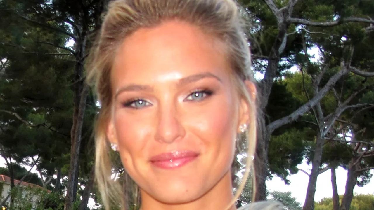 Modelul Bar Refaeli, însărcinată cu primul său copil