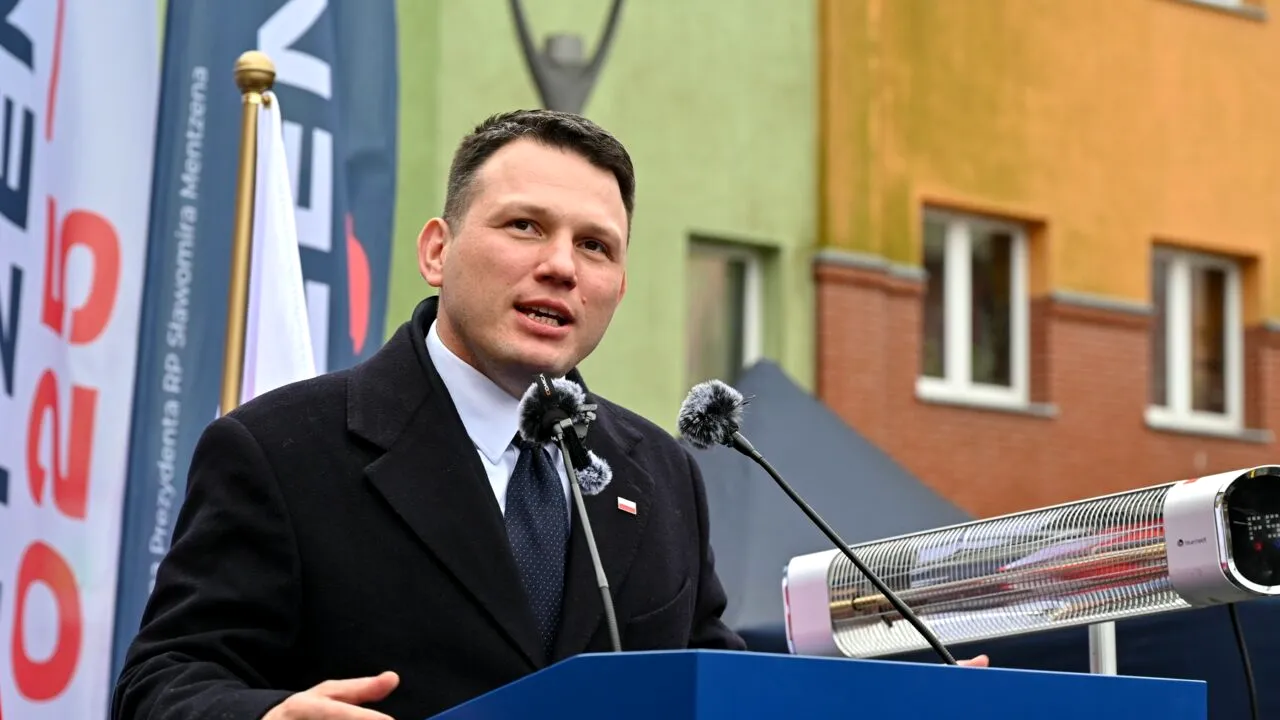 Polonia: Un candidat de extremă-dreapta urcă pe locul DOI în sondajele pentru alegerile prezidențiale