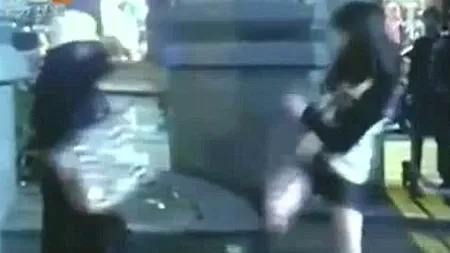 VIDEO: Scene incredibile pe o stradă aglomerată din China