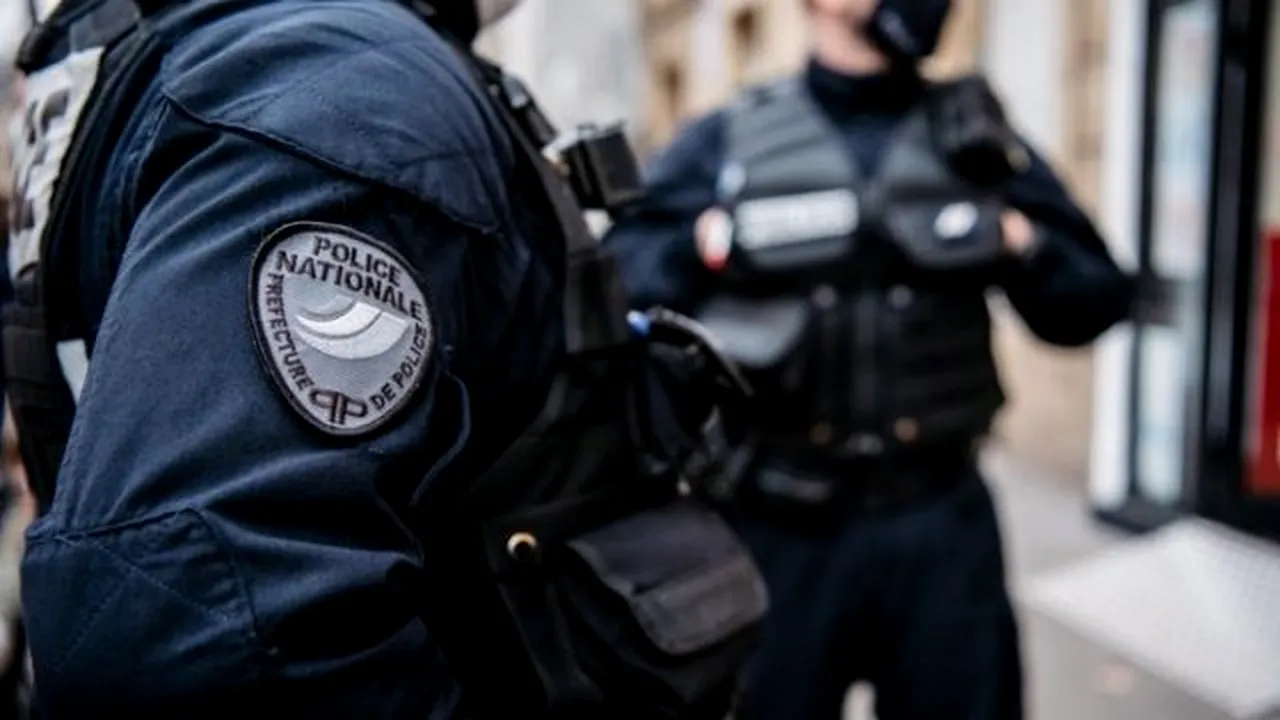 Un bărbat a fost împușcat mortal de poliţie la Paris, după ce ar fi ameninţat forţele de ordine cu o armă falsă