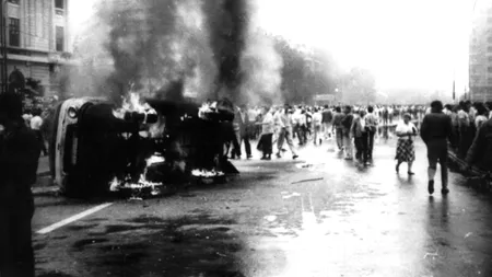 Dezvăluiri despre Revoluția din 1989. Numărul morților ar fi putut fi mai mare / Amintirile unui student: Nu am găsit un tablou cu Ceaușescu, ci niște cărți cu PCR