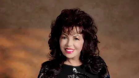 VIDEO / Cum arăta Carmen Harra pe vremea când cânta în TRIO EXPRES. Imagini de colecție cu vedeta