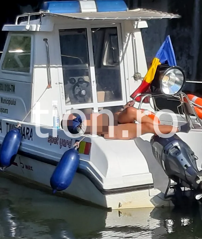 Femeie prinsă făcând plajă pe șalupa Poliției / Sursa foto: TION