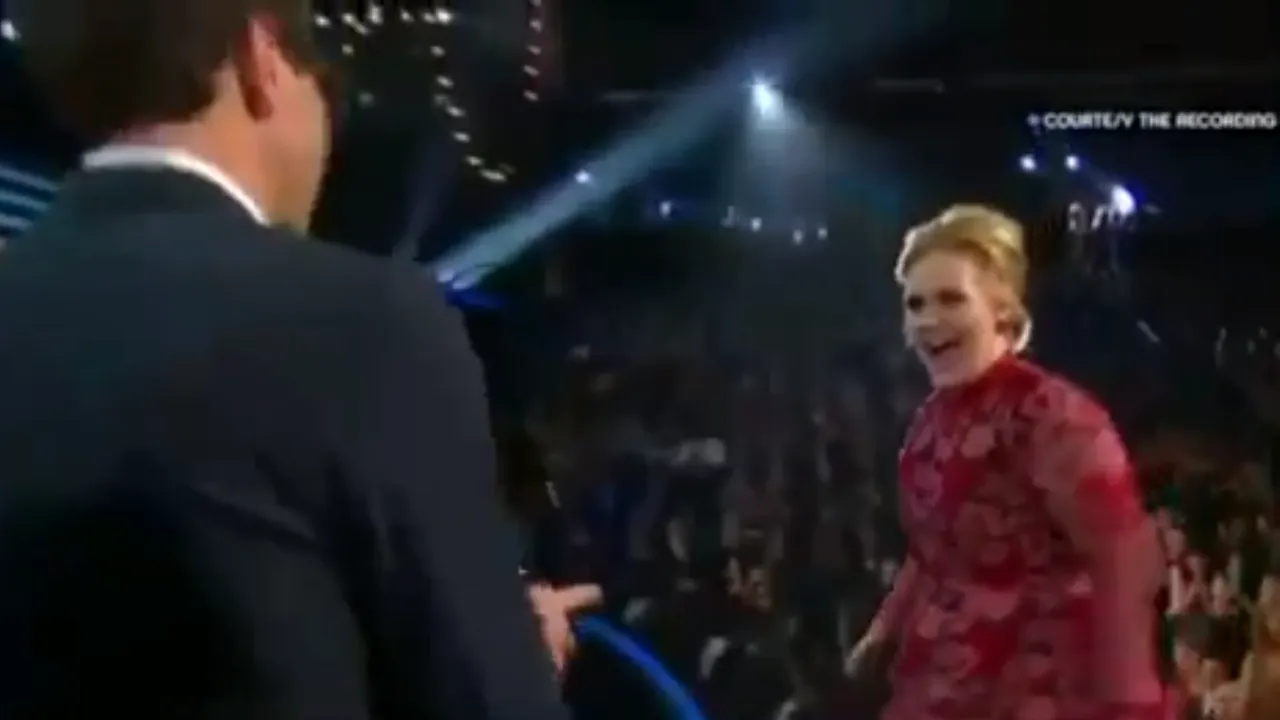 Reporterul specializat în farse care a întrerupt un moment la gala Grammy, pus oficial sub acuzare - VIDEO