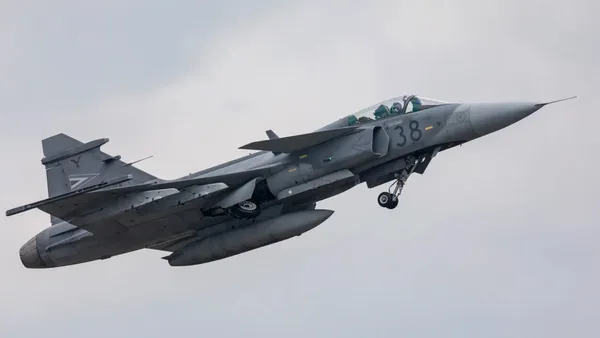 Un avion de vânătoare al Ungariei folosit pentru misiunile de poliție NATO s-a prăbușit