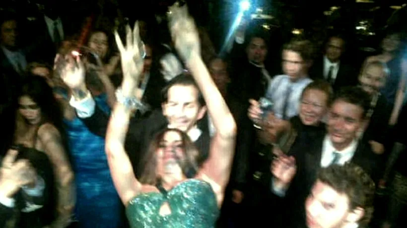 Ce a pățit actrița Sofia Vergara, cu 20 de minute înainte să urce pe scena premiilor Emmy 2012. FOTO