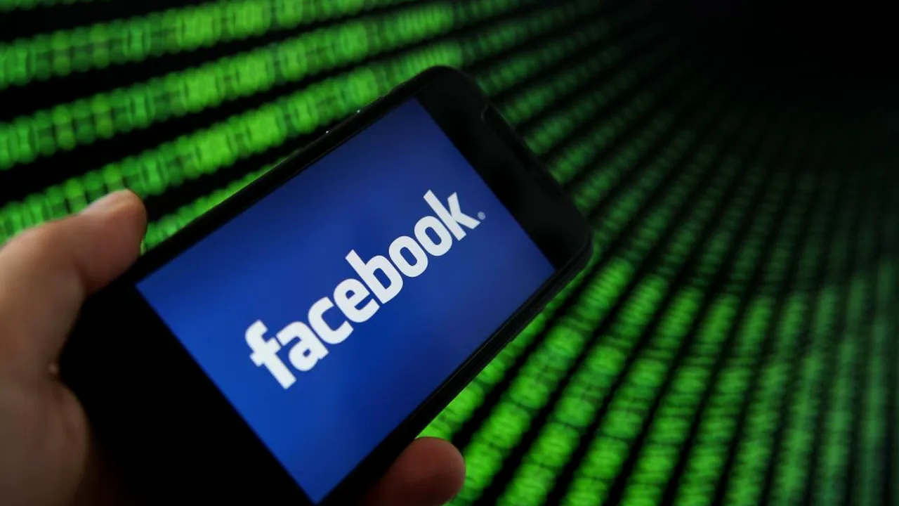 Numerele de telefon ale utilizatorilor Facebook, la vânzare pe internet! Cum e posibil așa ceva