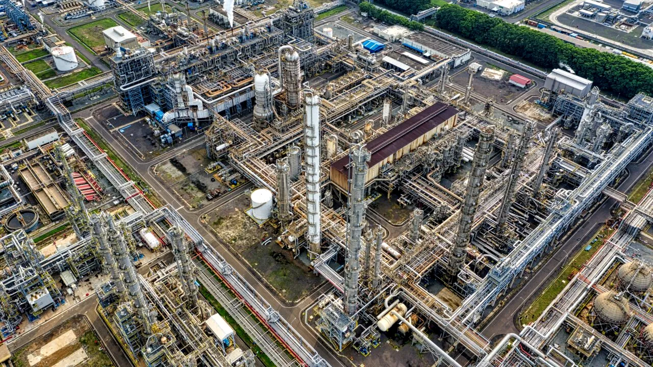 Australia vrea să construiască o nouă rafinărie de petrol de mari dimensiuni, prima din ultimii 60 de ani. „Războiul din Orient are un impact aici“