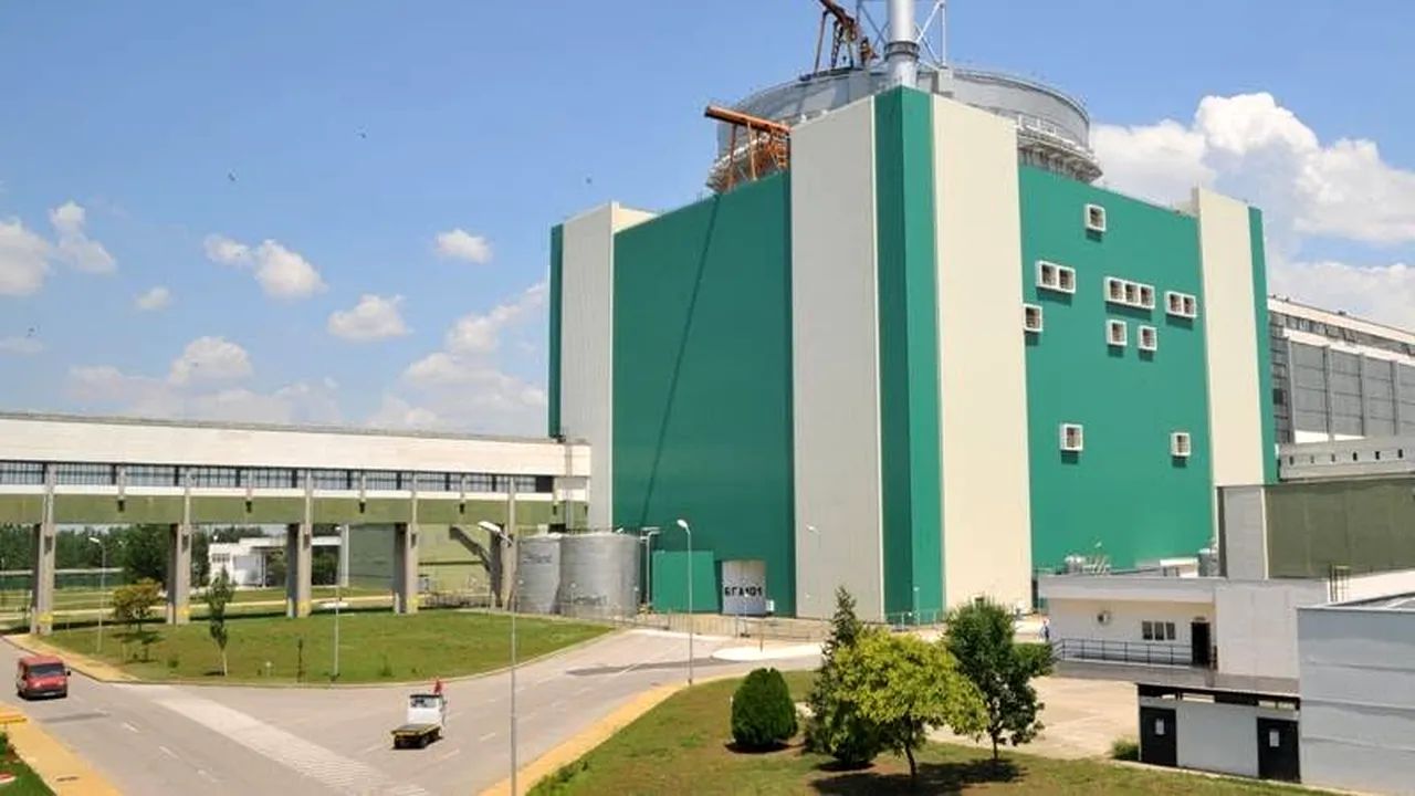 Nivelul Dunării a coborât la valori alarmante pe tronsonul bulgar. Care este riscul real de închidere a centralei Kozlodui