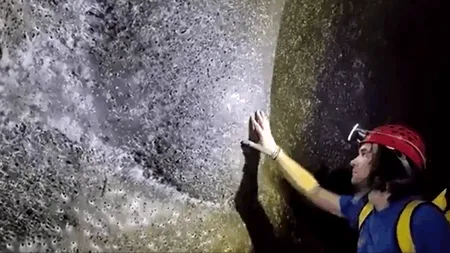 Cea mai mare pânză de păianjen din lume a fost descoperită de o echipă de cercetători români. Unde se află și pe ce suprafață se întinde