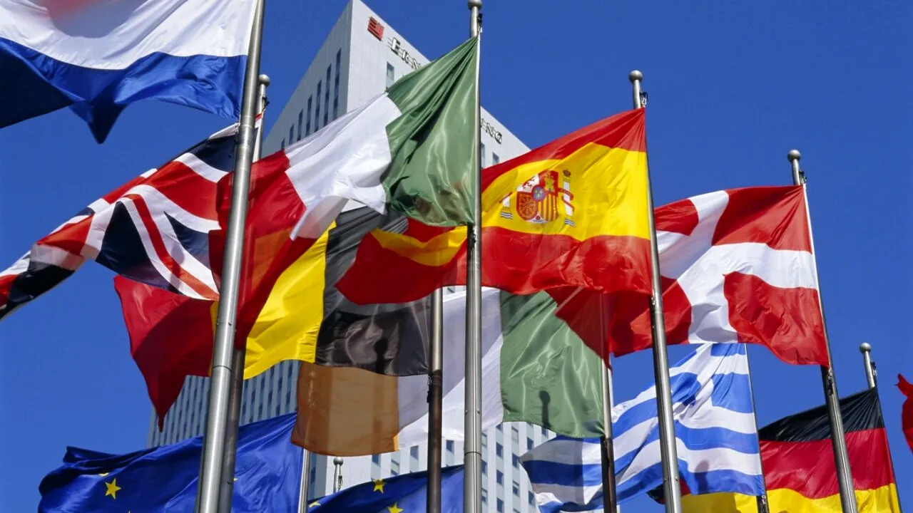 UE condamnă ATACURILE asupra suporterilor israelieni în Amsterdam /Baerbock: „Imagini terifiante și rușinoase pentru întreaga Europă”