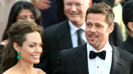 Angelina Jolie și Brad Pitt s-au bătut ca chiorii în avion! „A sufocat unul dintre copii și l-a lovit pe un altul!”