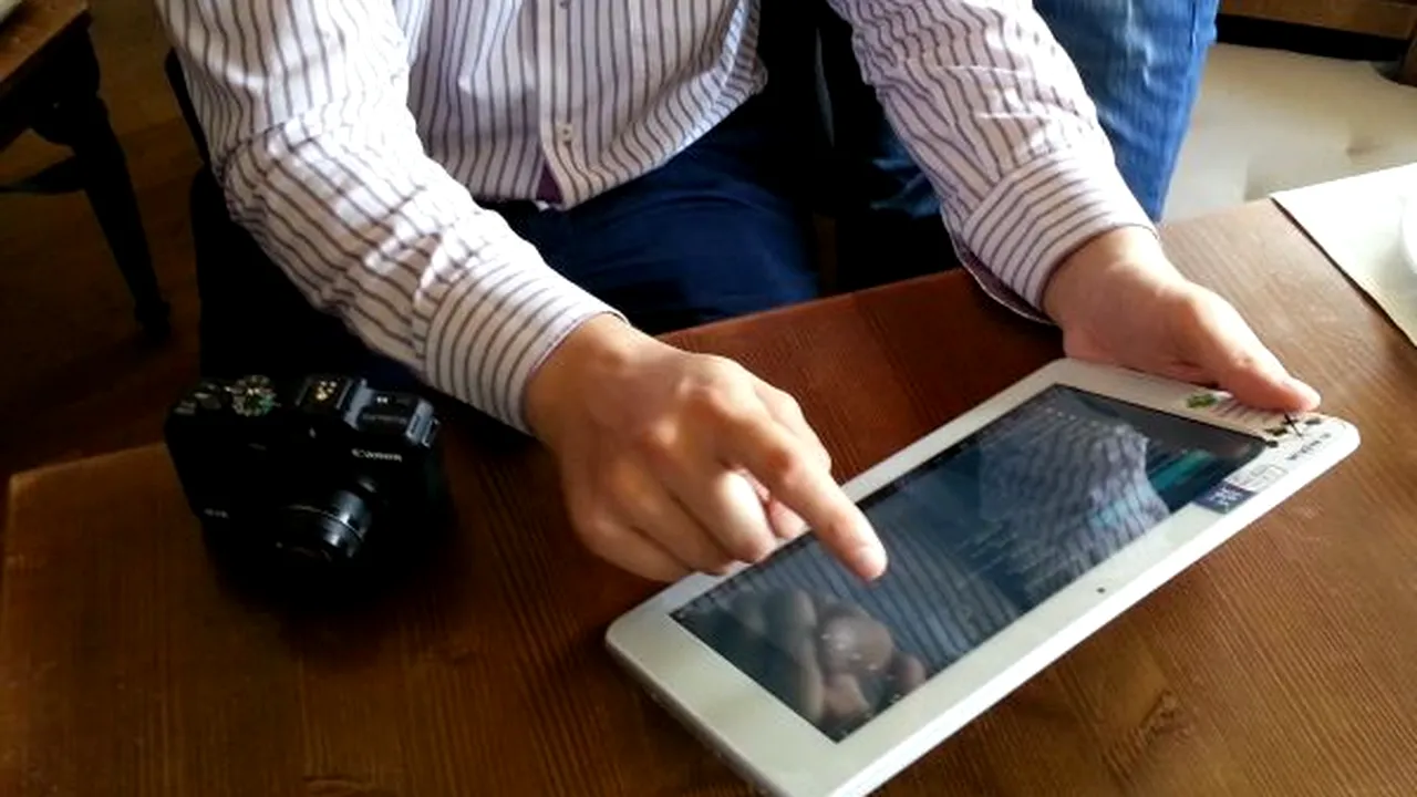 Peste 500 de tablete PC cumpărate de Primăria Arad pentru profesori stau nefolosite în cancelarii