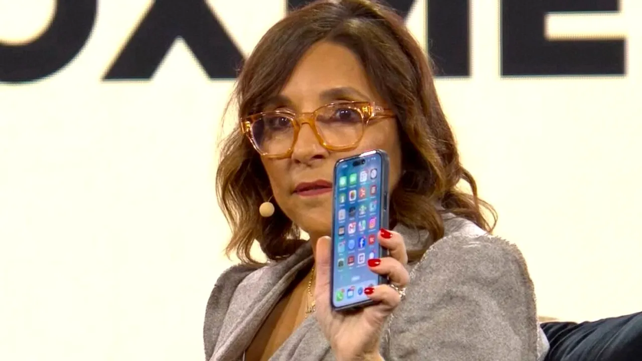 Șefa X (fosta Twitter) și-a arătat display-ul telefonului în public. Detaliul BIZAR de pe ecranul principal