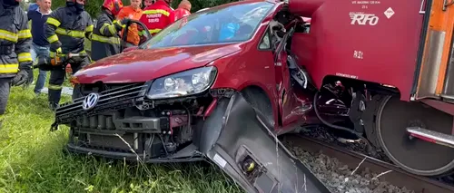 FOTO & VIDEO | O mașină a fost lovită de tren în Brașov. Cinci persoane au fost rănite în urma accidentului feroviar