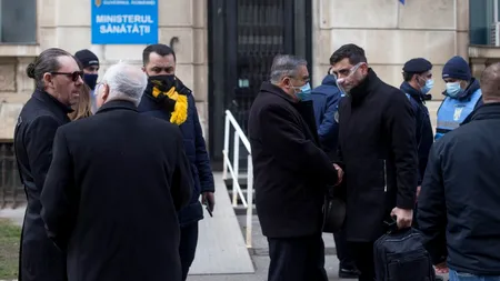 Parlamentarii AUR, opriți de jandarmi la Ministerul Sănătății! George Simion spune că a venit cu o „ofertă” pentru Vlad Voiculescu