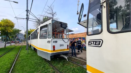 Două tramvaie s-au ciocnit în zona Răzoare din Capitală. Patru persoane au avut nevoie de ingrijiri medicale