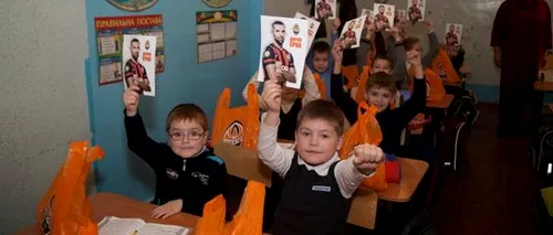 Croatul Darijo Srna a donat 20 de tone de mandarine elevilor din Donețk